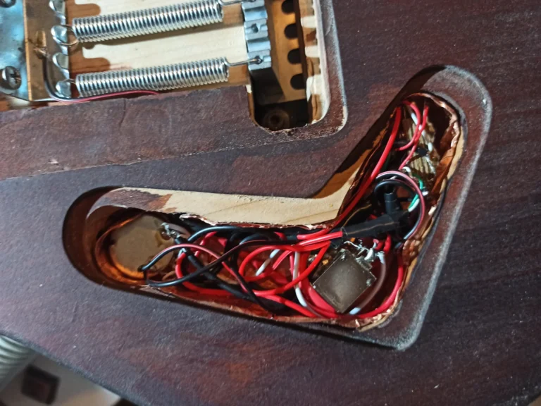 cablaggio corpo chitarra elettrica img 01