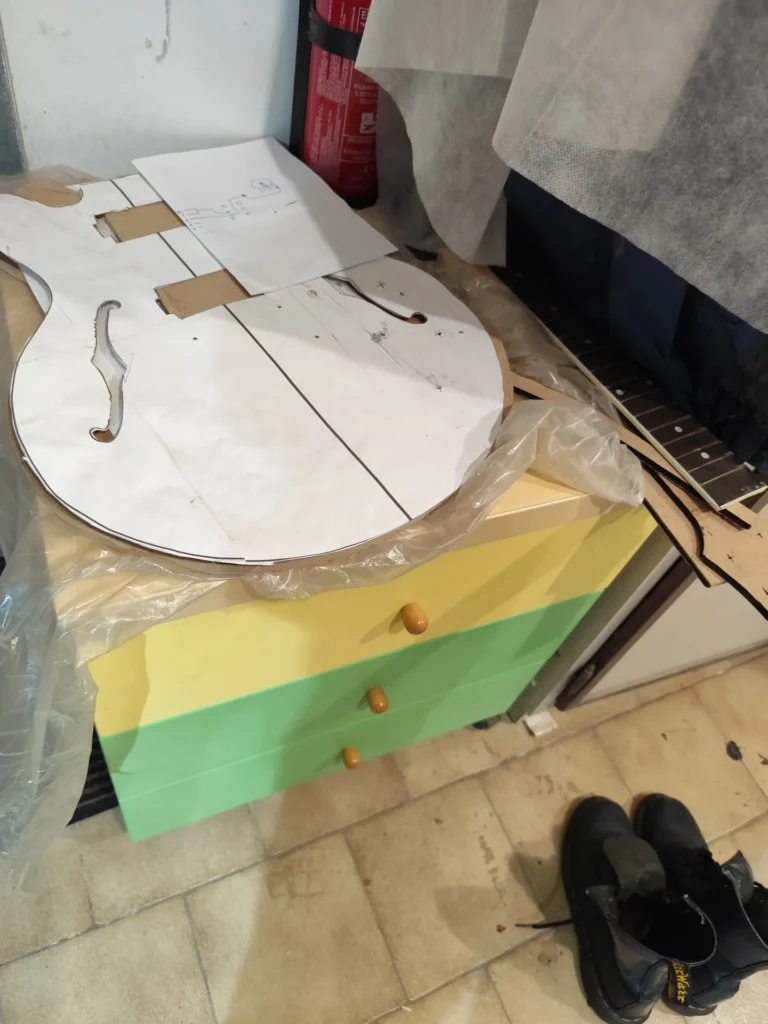 Disegno corpo chitarra template