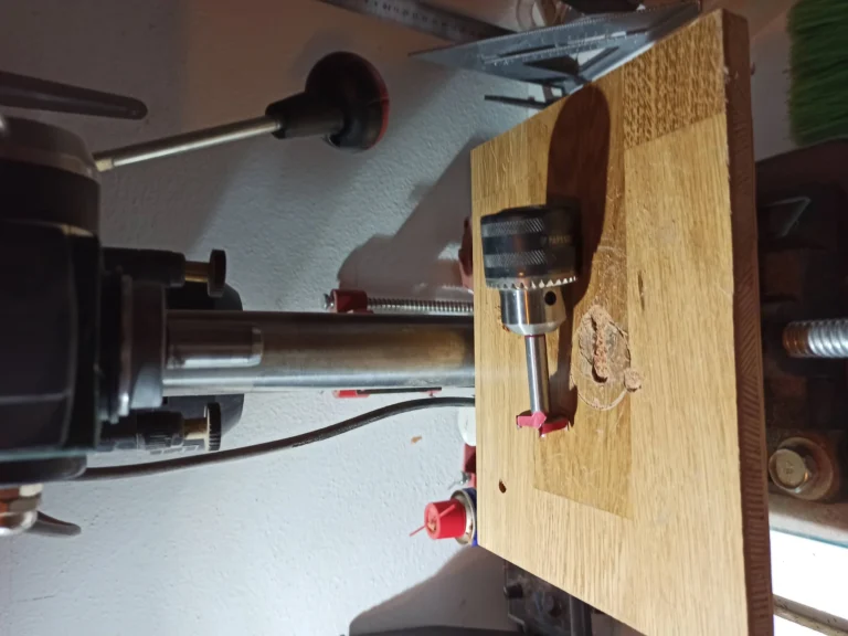 Foratura corpo trapano legno