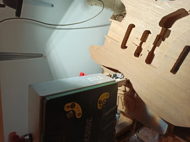 Fresatura corpo chitarra elettrica