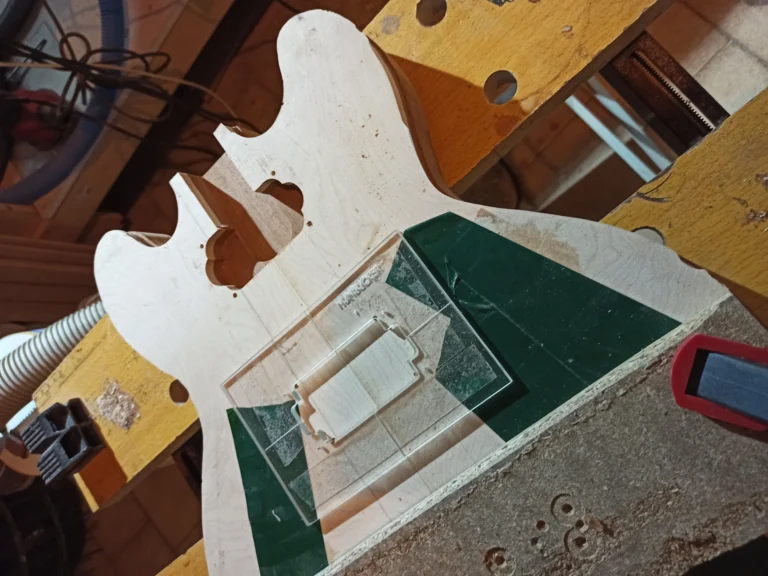Fresatura corpo template chitarra