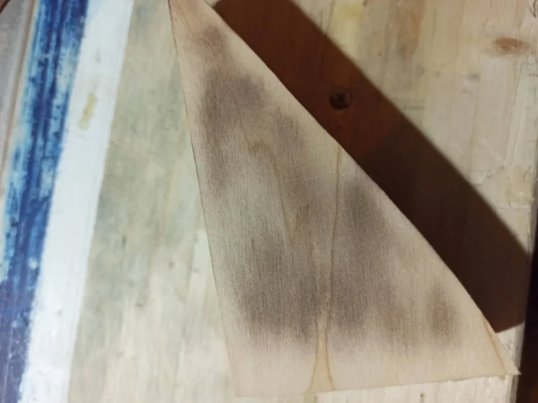 Levigatura corpo legno carta vetrata