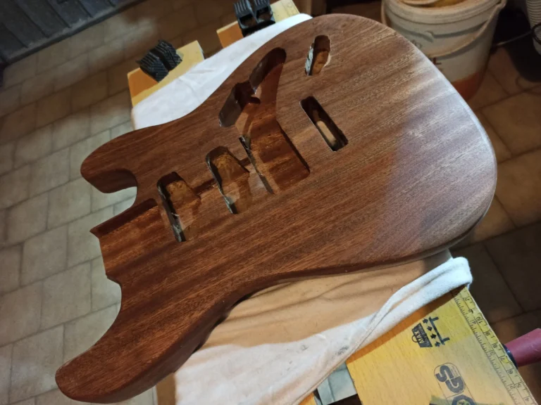 Levigatura corpo legno