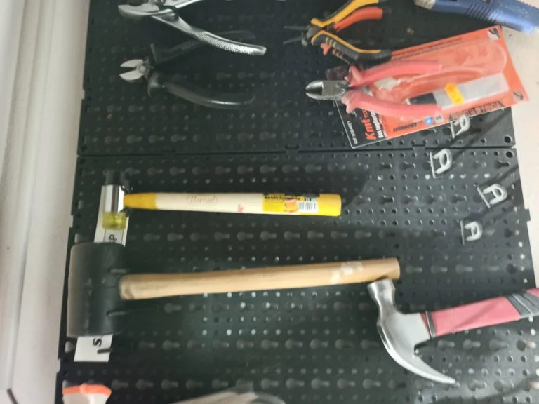 Preparazione corpo attrezzi bacheca