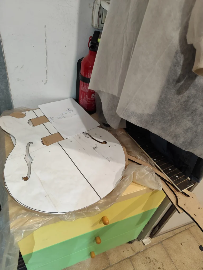 Preparazione corpo chitarra disegno