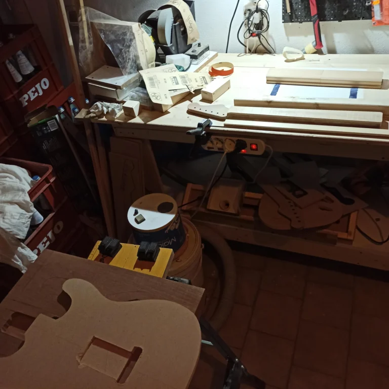 Preparazione corpo chitarra