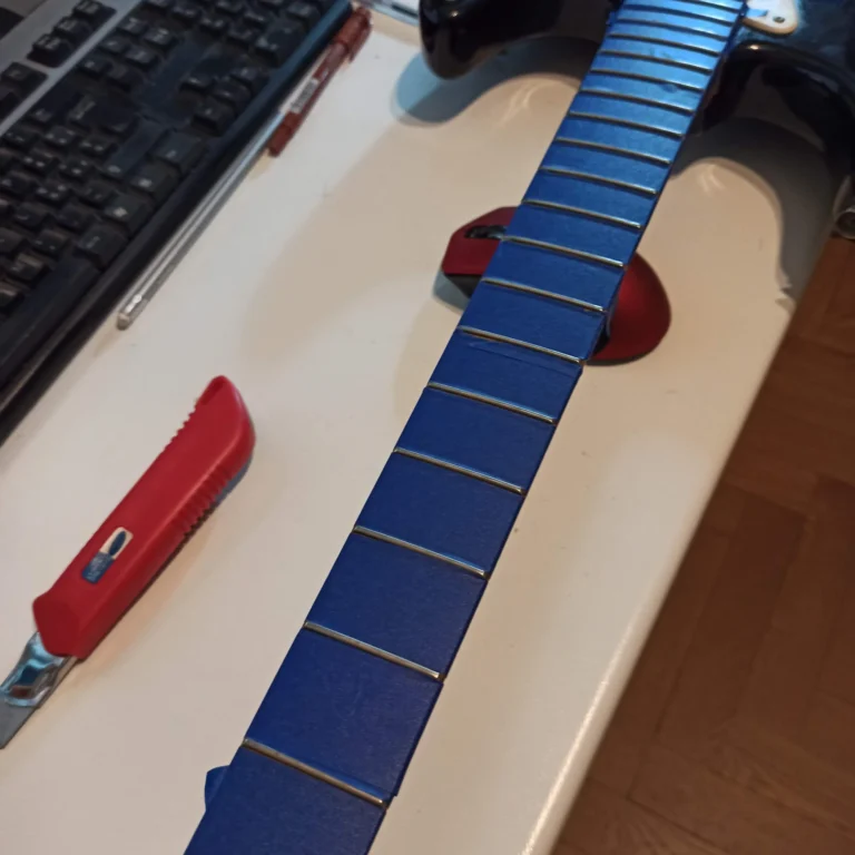 Preparazione tastiera nastro adesivo
