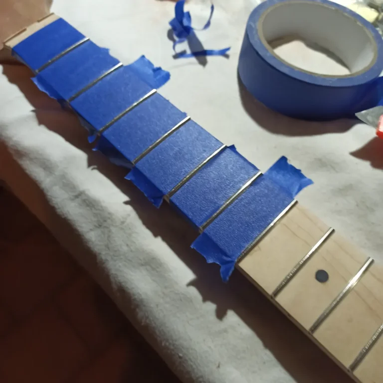 Preparazione tastiera nastro adesivo