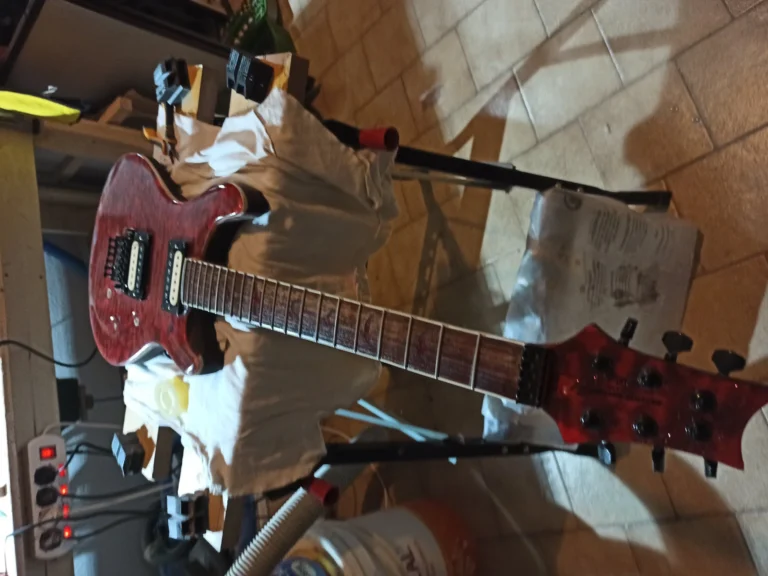 Prs assemblaggio corpo chitarra