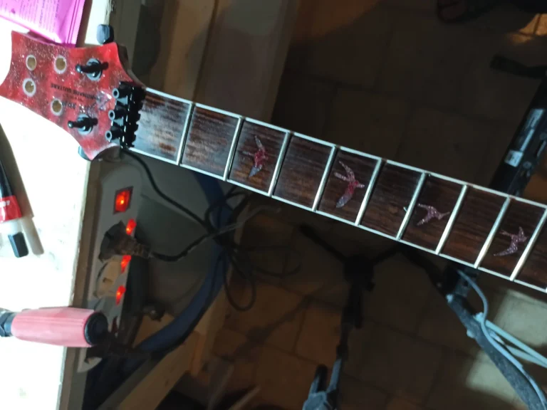 Prs installazione tastiera chitarra